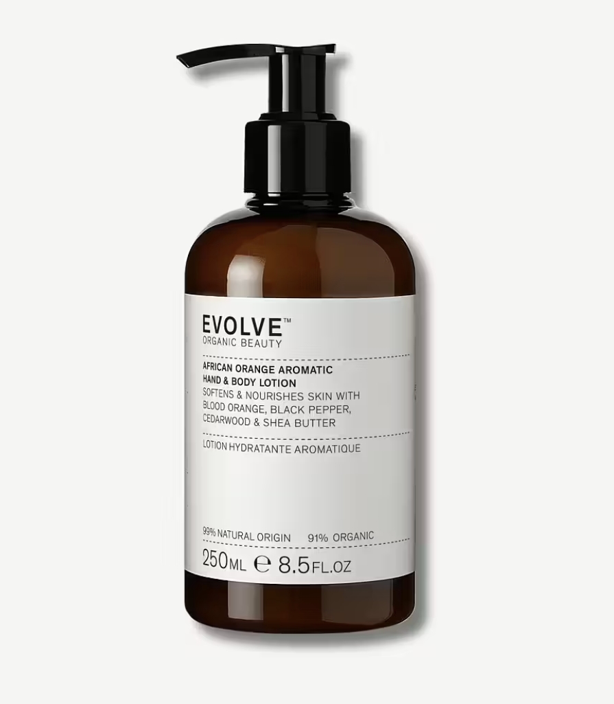 Økologisk 2i1 håndkrem og bodylotion med varm duft av blodappelsin, vanilje, sort pepper og sedertre.
